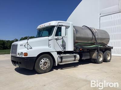 1999 Freightliner FLC120 T/A Tanker Truck