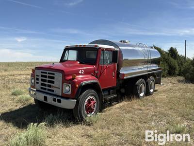 1987 International 1954 S-Series T/A Tanker Truck