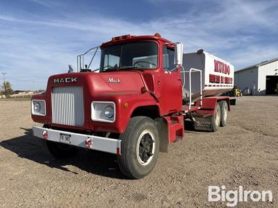 1983 Mack DM492S T/A Tanker Truck