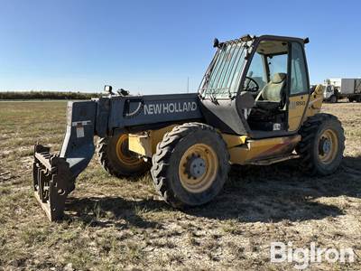 2000 New Holland LM 850 4WD Telehandler