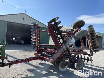 Case IH 3900 24' Hydraulic Fold Disk