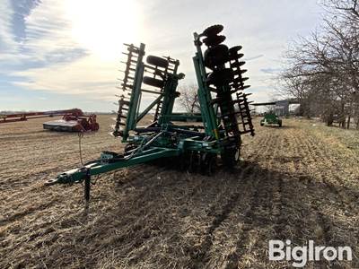 Great Plains 3000TT 30' Vertical Tillage