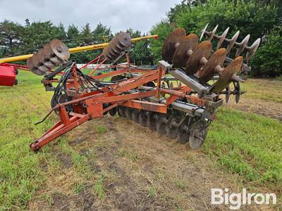 International 475 21' Tandem Disk