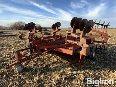 International 485 Tandem Disk