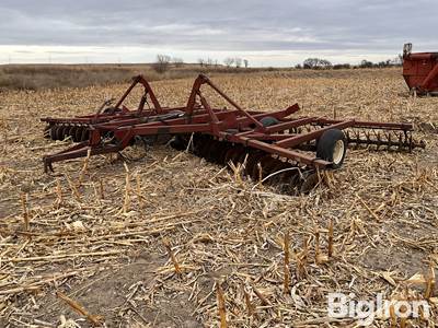 International 490 26’ Disk