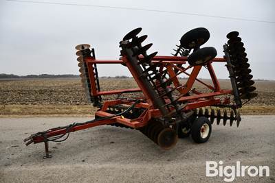 International 496 25' Disk Harrow