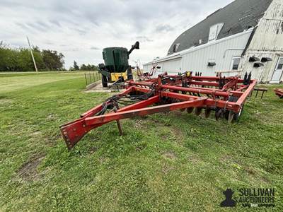 International 8500 Conser-Till Disk Chisel