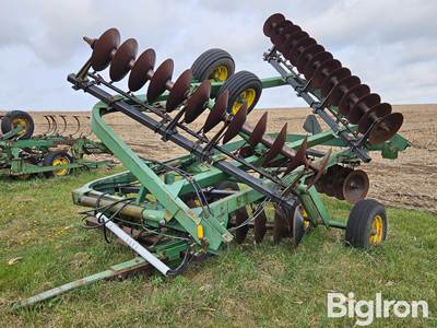 John Deere 220 Tandem Center-Fold Disk