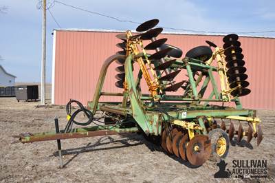 John Deere 230 17' Disk