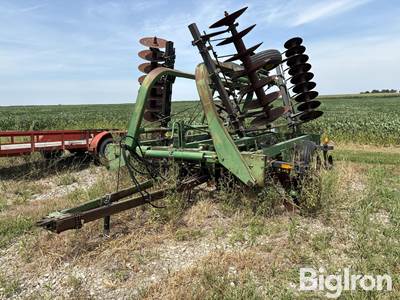 John Deere 235 Disk