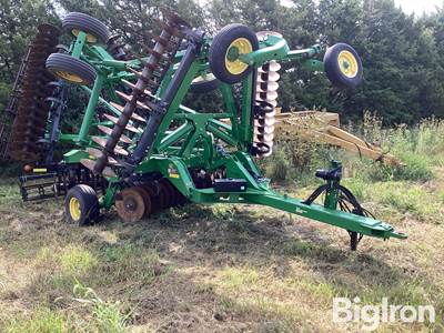 John Deere 2623 26’5” Vertical Tillage Disk