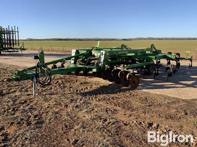 2014 John Deere 2700 Disk Ripper
