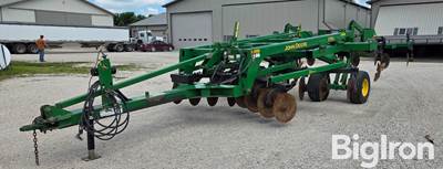 2010 John Deere 2700 Disk Ripper