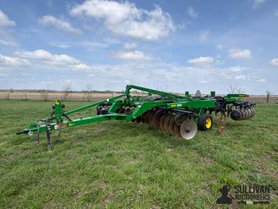 2020 John Deere 2720 7-Shank Disk Ripper