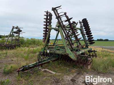 John Deere 30' Tandem Disk