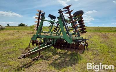 John Deere 330 24' Double Offset Disk Harrow