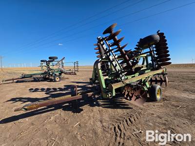 John Deere 335 Off-Set Disk