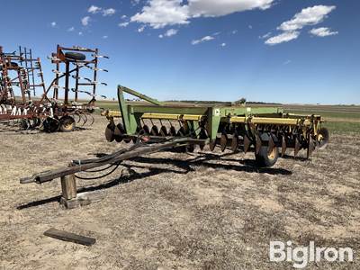 John Deere 340 Offset Disk