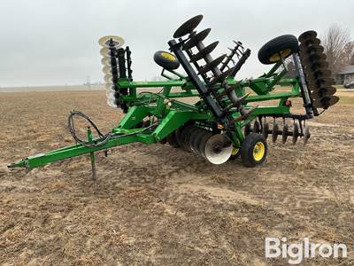 1990 John Deere 630 22’2” Folding Disk