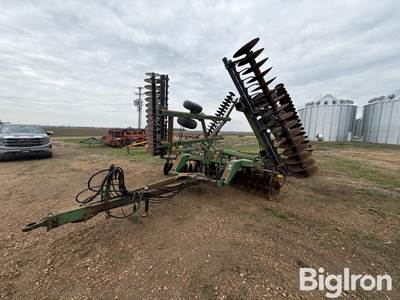 John Deere 630 Disk