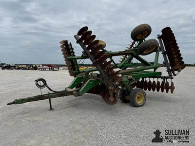 John Deere 630 22' Disk