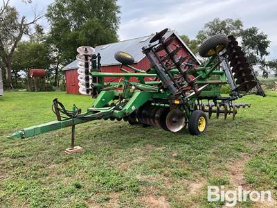 John Deere 630 19' Tandem Disk