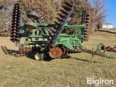 1998 John Deere 637 26'5" Tandem Disk