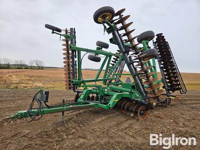 2004 John Deere 637 Tandem Disk