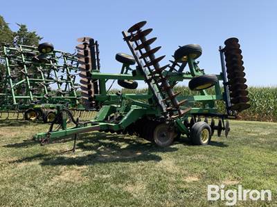 John Deere 637 26' 5" Disk