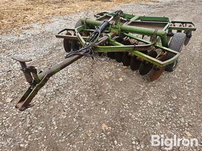 John Deere 8' Wide Tandem Disk