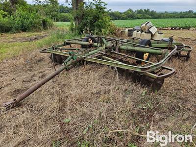John Deere 12' Tandem Disk