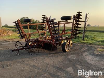 Krause 1404 20' Hydraulic Folding Tandem Disk