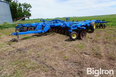 Landoll 6230-26 26' Disk w/22" Blades & Summers 3-Bar Harrow