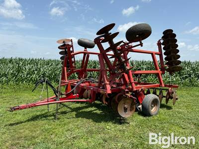 Massey Ferguson 820 Disk