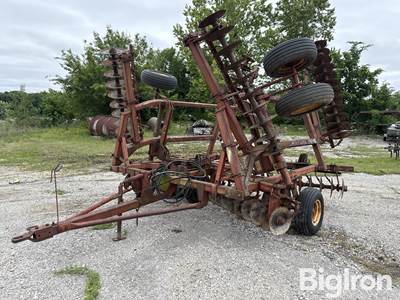 Massey Ferguson MF820 Disk