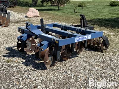Blu-Jet Track Master 3-Pt Pivot Track Closer