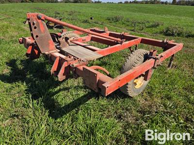 Brady 700 Chisel Plow