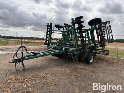 Great Plains 2400TC Tillage Tool