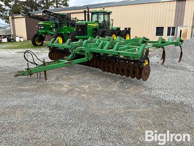 John Deere 712 Mulch Tiller