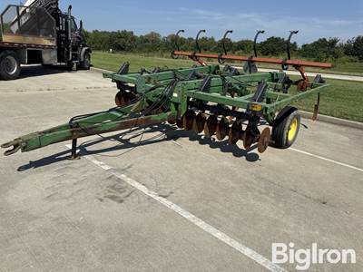 John Deere 714 Disc Chisel