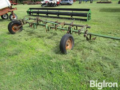 John Deere NT6109 6 Shank Ditcher