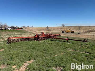 Krause 4436V 37’ Pull-Type Soil Packers