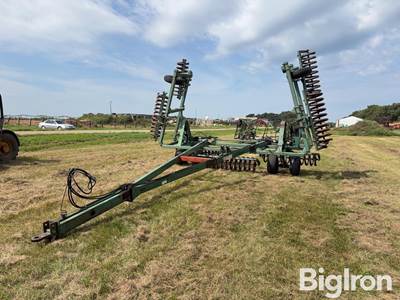 Summers 36’ Hydraulic Fold Coil Packer/Crumbler