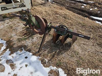 3-Pt Pivot Track Closer