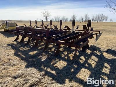 Inter Row Ripper w/ Puddler