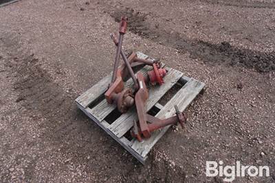 International Chisel Plow Hubs & Axles
