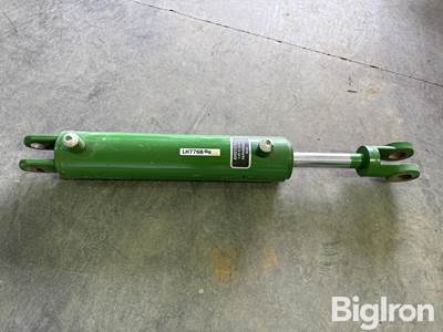 John Deere 2310 Mulch Finisher Left Wing Cylinder