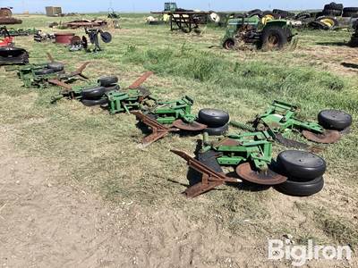 John Deere Cultivator Row Units