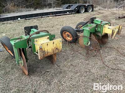 Orthman Steerable stabilizer wheels