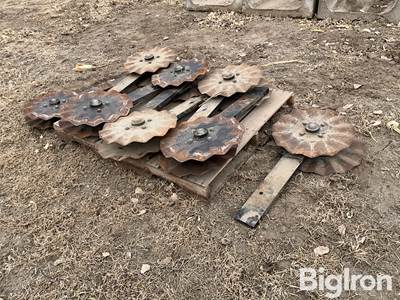 Orthman 1Triper Wavy Coulters & Shanks